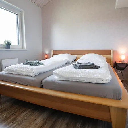 Semesterbostad Haus Seehund Direkt Hinterm Deich An Der Nordsee *