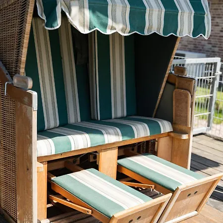 Haus Seehund Direkt Hinterm Deich An Der Nordsee Sehestedt (Lower-Saxony)